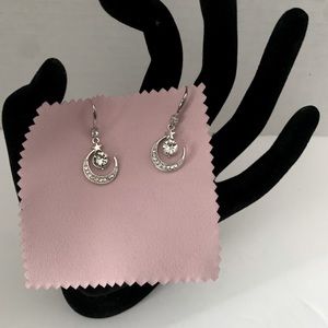 925 Moon Earrings in White Sapphire.